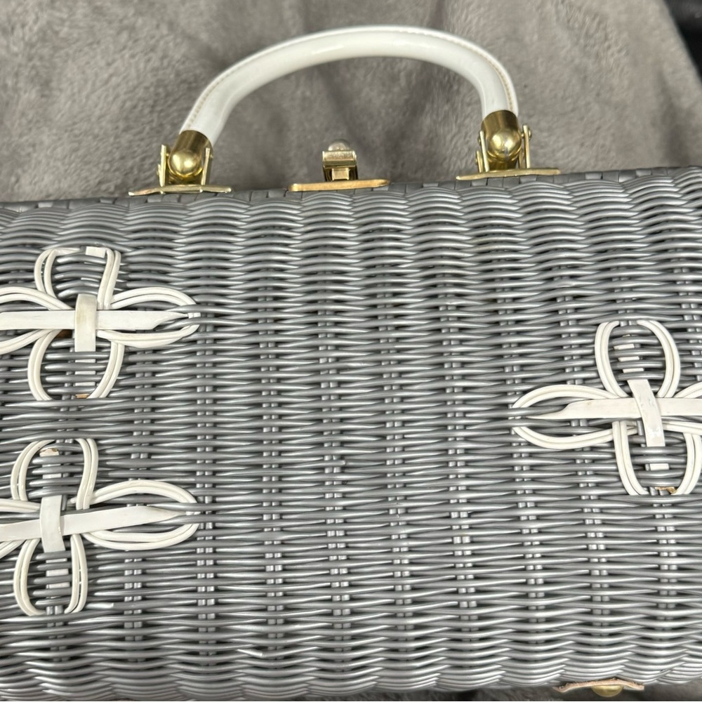 Vintage woven handbag purse